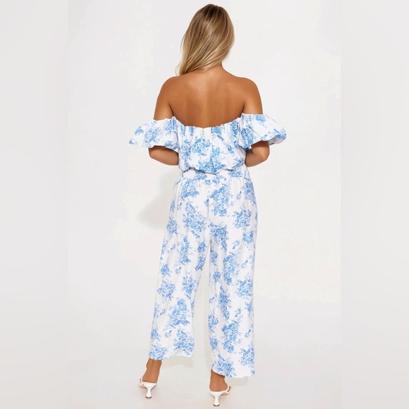 Fashion Nova Pants - NWOT FASHION NOVA WIDE LEG CAPRI RUFFLE TOP SET